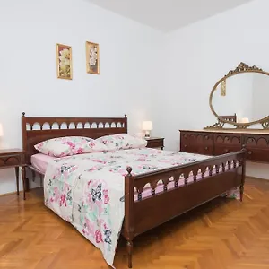 rezervirajte ovdje